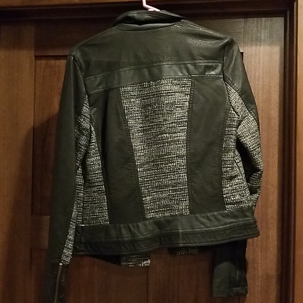 Black Faux Leather Jacket size medium - Picture 4 of 4